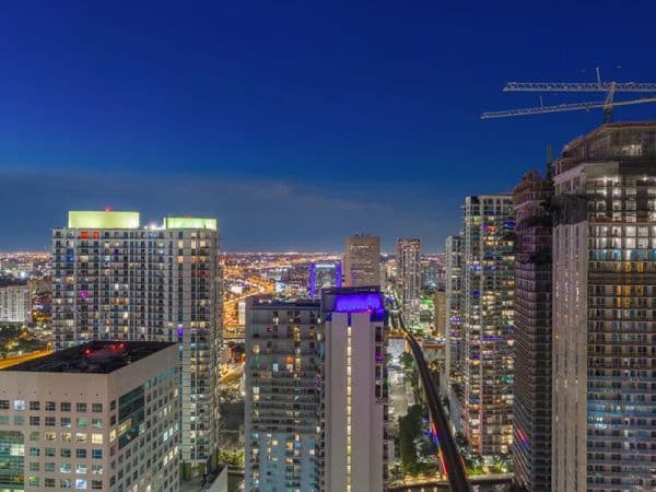 imgi_22_11-One-Twenty-Signature-North-View