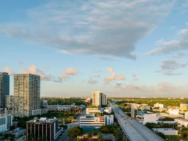 imgi_29_06-Elle-Residences-Miami-West-View